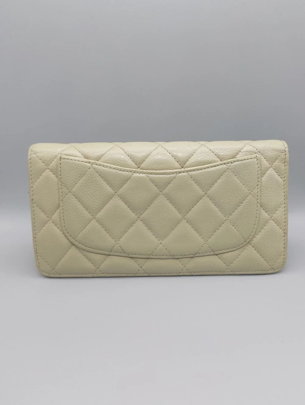 🩶CHANEL Authentic Khaki Quilted Leather Yen Wallet/Clutch🩶
